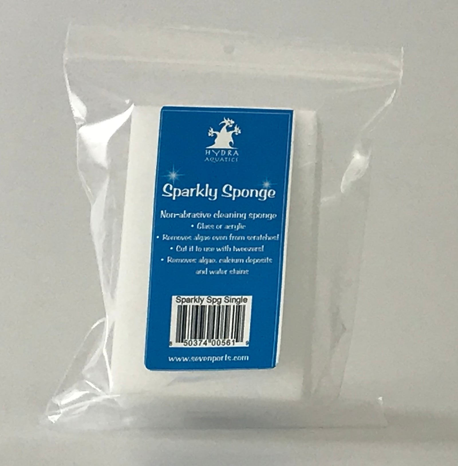 Cuboid Nature Aquarium Hydra Sparkly Cleaning Sponge, soft and absorbent for aquarium maintenance, shown in close-up.