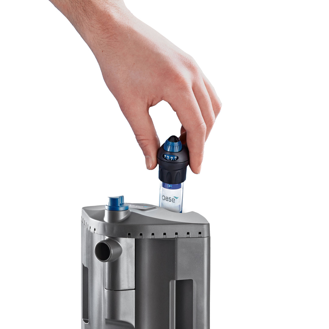Central Oase BioPlus filter for aquatic systems, featuring durable design and efficient filtration for healthy water quality.